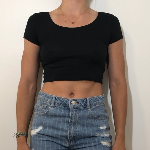 tight cropped tshirt